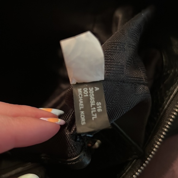 Michael Korda Raven Black Bag - Picture 8 of 10